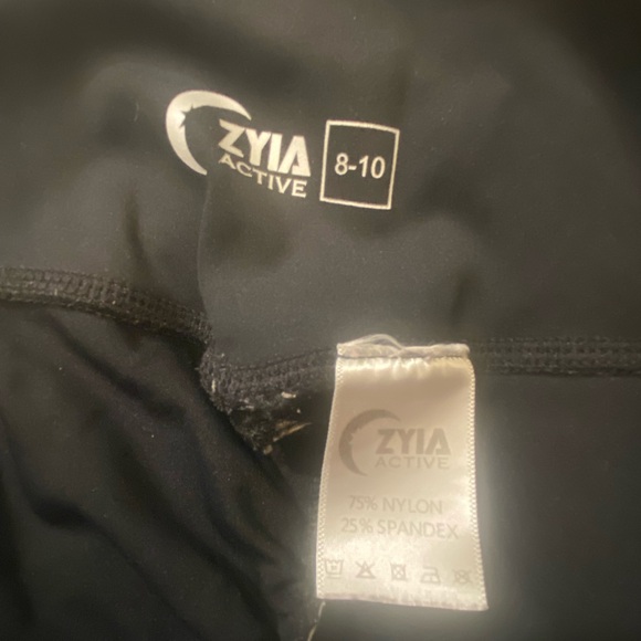 Zyia scrunch butt leggings - Picture 3 of 3